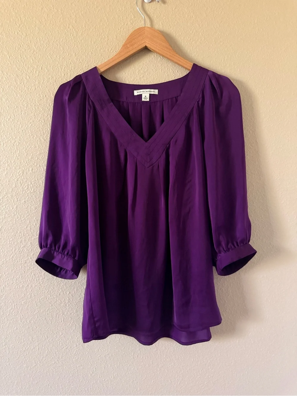Banana Republic Violet V-Neck Puff Sleeve Blouse